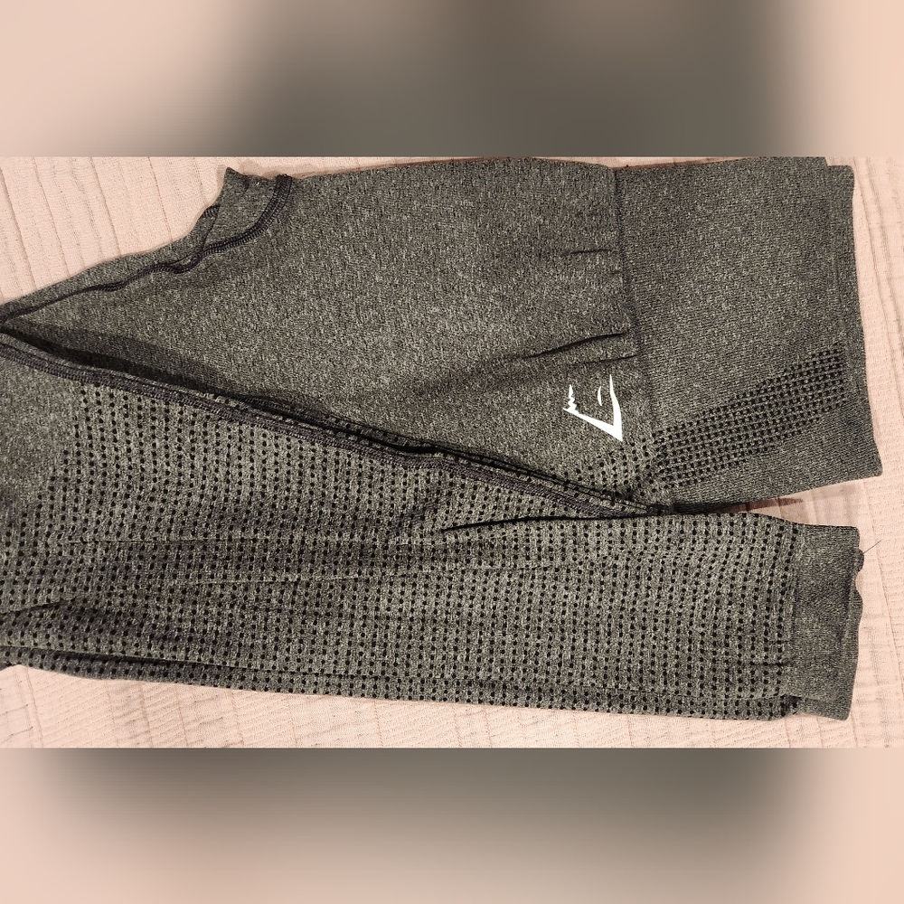 Women's Gray High-Waisted Leggings - Picture 4 of 8
